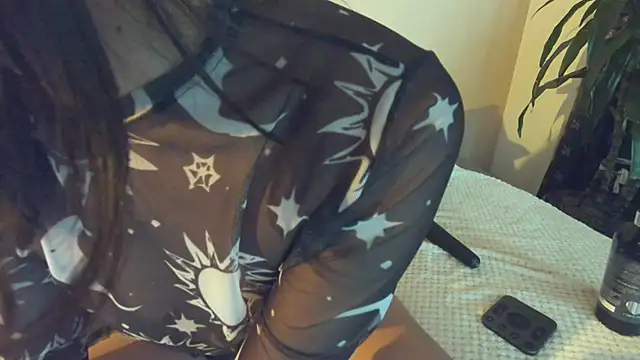 EmiGomez  online show from 12.28.24