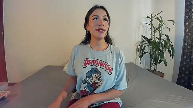 EmiGomez  online show from 03.07.25