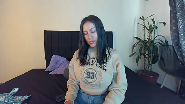 EmiGomez  online show from 03.11.25