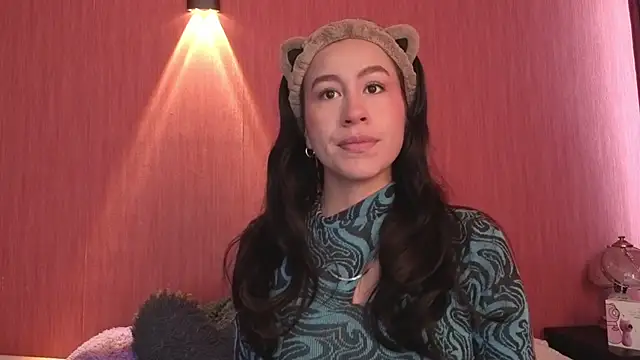 EmiGomez  online show from 11.04.25