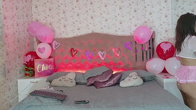 AvrillThomas online show from 02.14.25