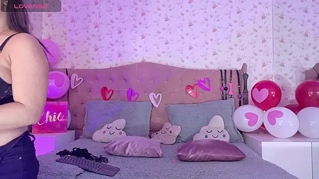 AvrillThomas online show from 02.18.25