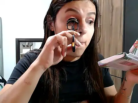 lindacutferrer online show from 09.22.25