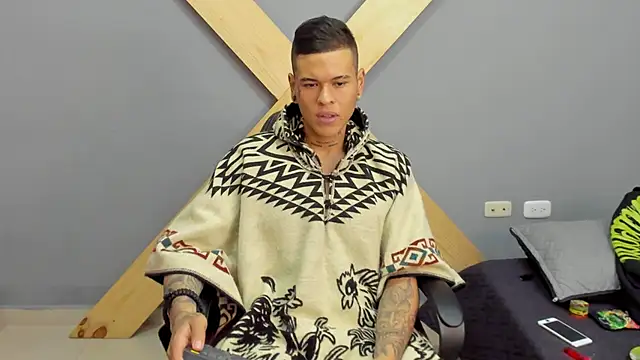 Snapshot of jamesinked_ chatting on 12.23.24 jamesinked online show from 12.23.24