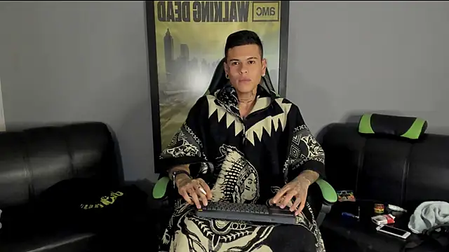 Snapshot of jamesinked_ chatting on 12.30.24 jamesinked online show from 12.30.24