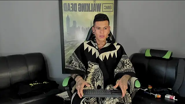 Snapshot of jamesinked_ chatting on 12.30.24 jamesinked online show from 12.30.24