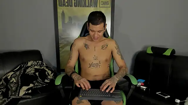 Snapshot of jamesinked_ chatting on 01.21.25 jamesinked online show from 01.21.25