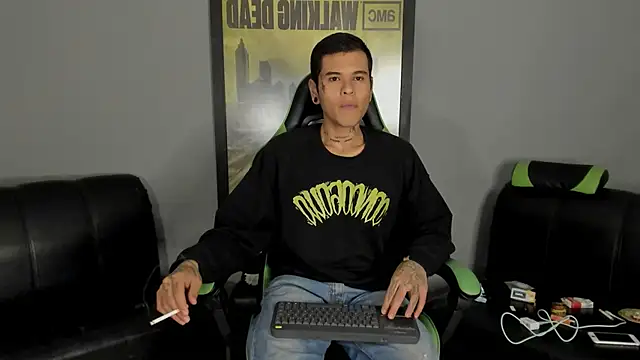 Snapshot of jamesinked_ chatting on 02.14.25 jamesinked online show from 02.14.25