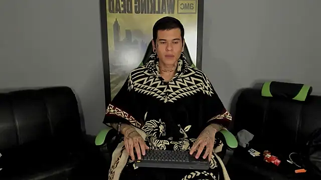 Snapshot of jamesinked_ chatting on 02.16.25 jamesinked online show from 02.16.25