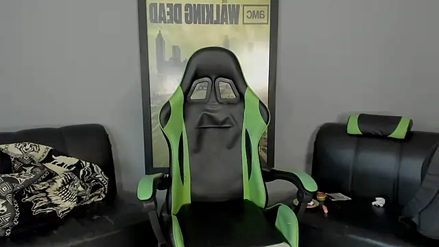 Snapshot of jamesinked_ chatting on 02.19.25 jamesinked online show from 02.19.25