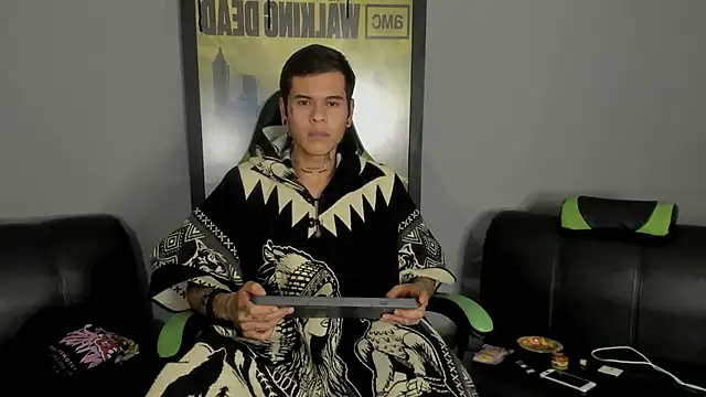 Snapshot of jamesinked_ chatting on 03.07.25 jamesinked online show from 03.07.25