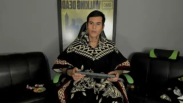 Snapshot of jamesinked_ chatting on 03.10.25 jamesinked online show from 03.10.25