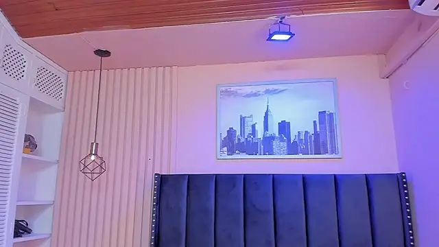 viiolett lee online show from 01.05.25