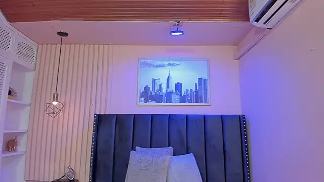 Snapshot of viiolett_lee chatting on 10.05.25 viiolett lee online show from 10.05.25