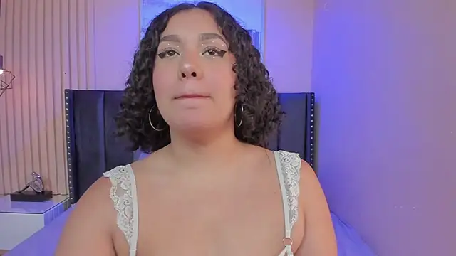 Snapshot of viiolett_lee chatting on 10.25.25 viiolett lee online show from 10.25.25