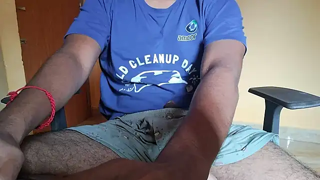 Snapshot of Aloneguy_bangalore chatting on 11.19.25 Aloneguy bangalore online show from 11.19.25