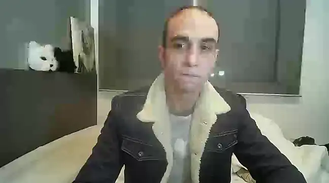 Snapshot of Lepetitmarcel chatting on 03.12.25 Lepetitmarcel online show from 03.12.25