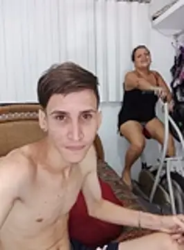 Snapshot of Milfvalesk chatting on 11.04.25 Milfvalesk online show from 11.04.25