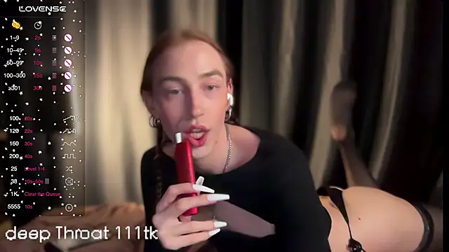 Snapshot of Avril_Pearly_ chatting on 01.18.25 Avril Pearly online show from 01.18.25