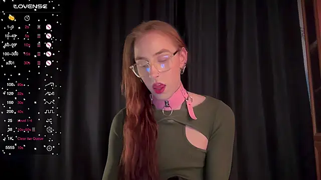 Snapshot of Avril_Pearly_ chatting on 09.19.25 Avril Pearly online show from 09.19.25