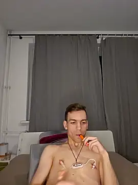 Snapshot of nickdtr chatting on 12.03.24 nickdtr online show from 12.03.24