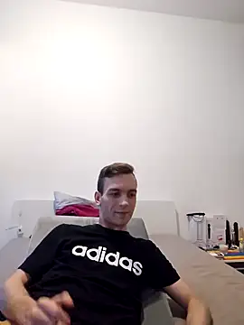 Snapshot of nickdtr chatting on 12.12.24 nickdtr online show from 12.12.24