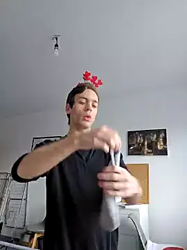 Snapshot of nickdtr chatting on 02.14.25 nickdtr online show from 02.14.25