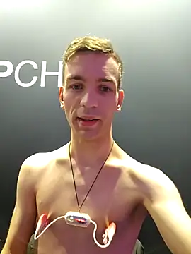 Snapshot of nickdtr chatting on 09.28.25 nickdtr online show from 09.28.25