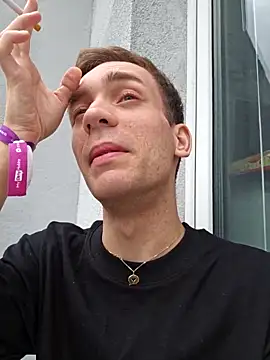 Snapshot of nickdtr chatting on 10.10.25 nickdtr online show from 10.10.25