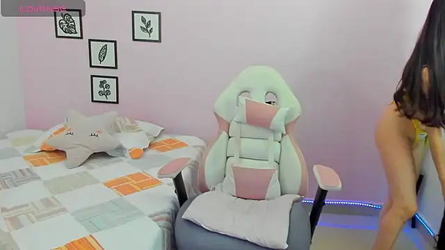 Snapshot of sophie_pazz chatting on 10.03.25 sophie pazz online show from 10.03.25