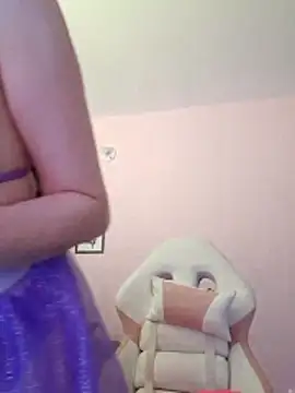 Snapshot of sophie_pazz chatting on 10.30.25 sophie pazz online show from 10.30.25