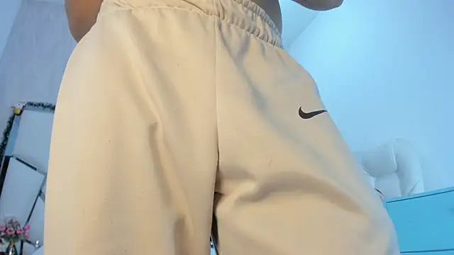 Victoriaa millers online show from 12.05.25