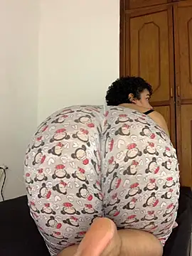 Snapshot of Mrskary chatting on 09.15.25 Mrskary online show from 09.15.25