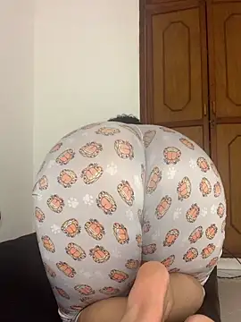 Snapshot of Mrskary chatting on 09.16.25 Mrskary online show from 09.16.25