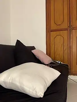 Snapshot of Mrskary chatting on 09.21.25 Mrskary online show from 09.21.25