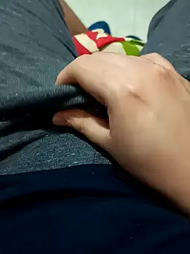 Snapshot of beautiful_hands_ chatting on 02.06.25 beautiful hands online show from 02.06.25