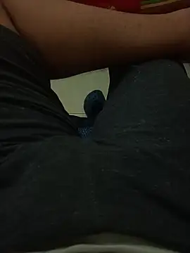 Snapshot of beautiful_hands_ chatting on 10.26.25 beautiful hands online show from 10.26.25