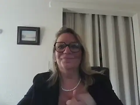 Silkesquirt online show from 01.10.25
