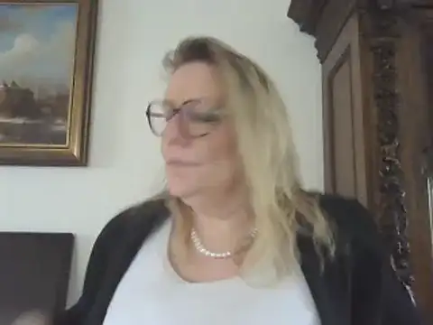 Silkesquirt online show from 01.21.25
