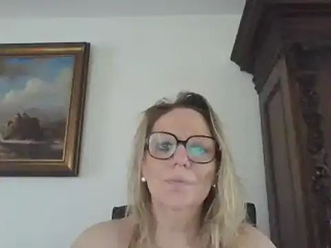 Silkesquirt online show from 02.20.25