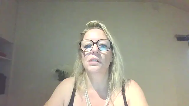 Silkesquirt online show from 09.17.25