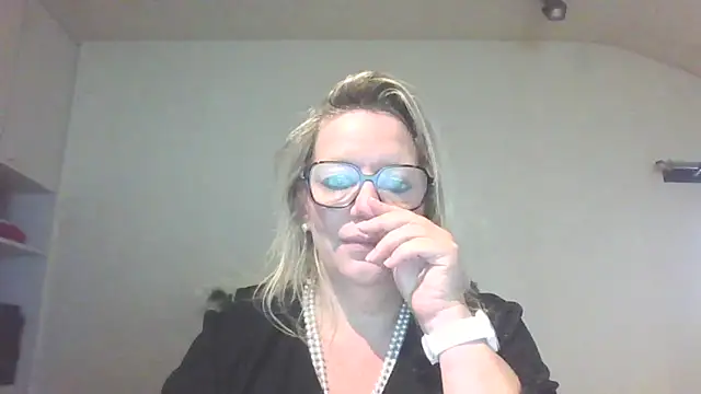 Silkesquirt online show from 09.18.25