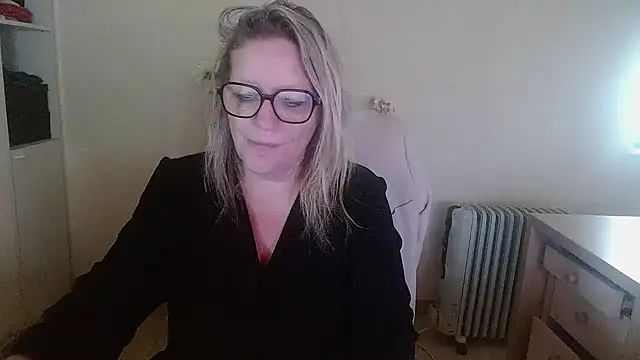 Silkesquirt online show from 10.10.25