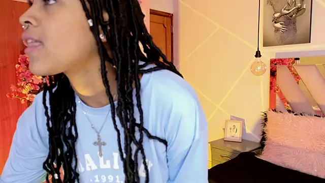 Snapshot of Elith_noa chatting on 09.23.25 Elith noa online show from 09.23.25