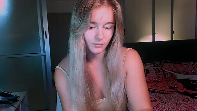 Snapshot of Eva_Jaya chatting on 10.17.25 Eva Jaya online show from 10.17.25