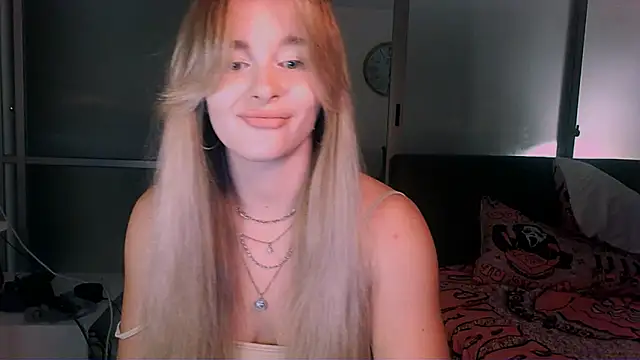 Snapshot of Eva_Jaya chatting on 10.18.25 Eva Jaya online show from 10.18.25