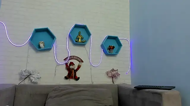  miaquevedo  online show from 01.05.25