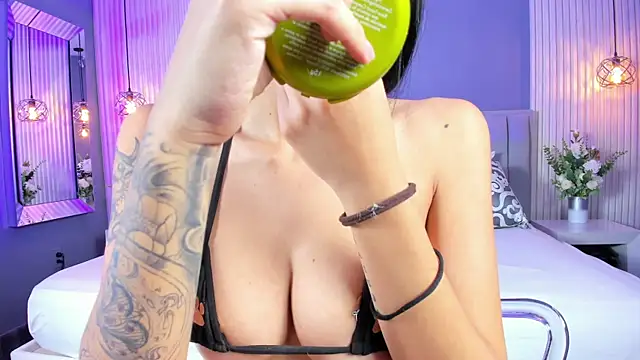 CaitlynCouper online show from 10.14.25