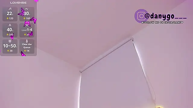 Snapshot of ZarianaEvanz chatting on 10.03.25 ZarianaEvanz online show from 10.03.25