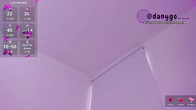 Snapshot of ZarianaEvanz chatting on 10.29.25 ZarianaEvanz online show from 10.29.25